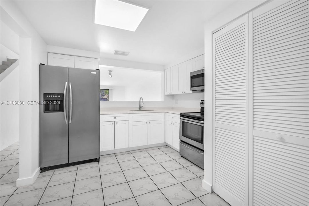 For Rent: $2,500 (3 beds, 2 baths, 1512 Square Feet)