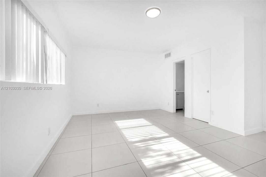 For Rent: $2,500 (3 beds, 2 baths, 1512 Square Feet)