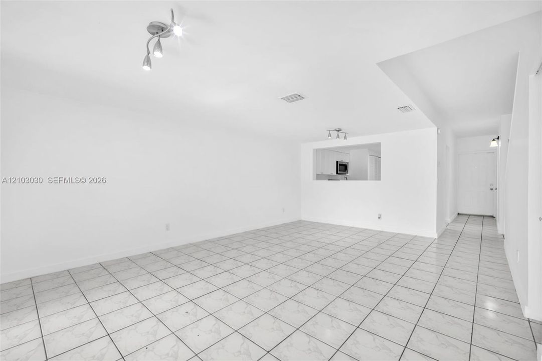 For Rent: $2,500 (3 beds, 2 baths, 1512 Square Feet)