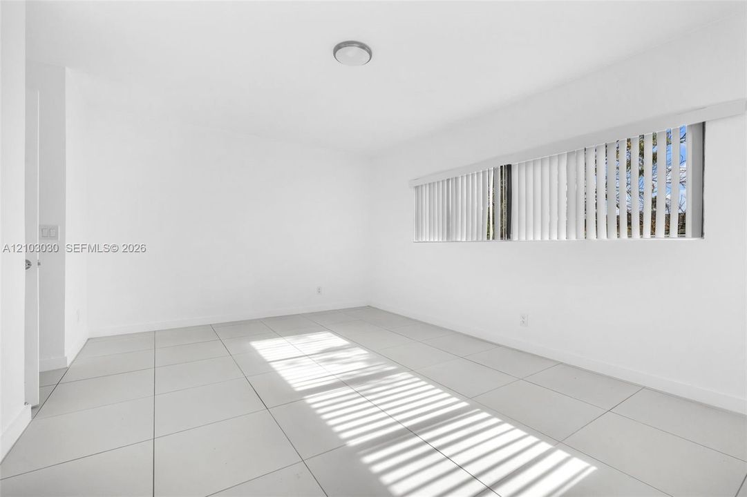 For Rent: $2,500 (3 beds, 2 baths, 1512 Square Feet)