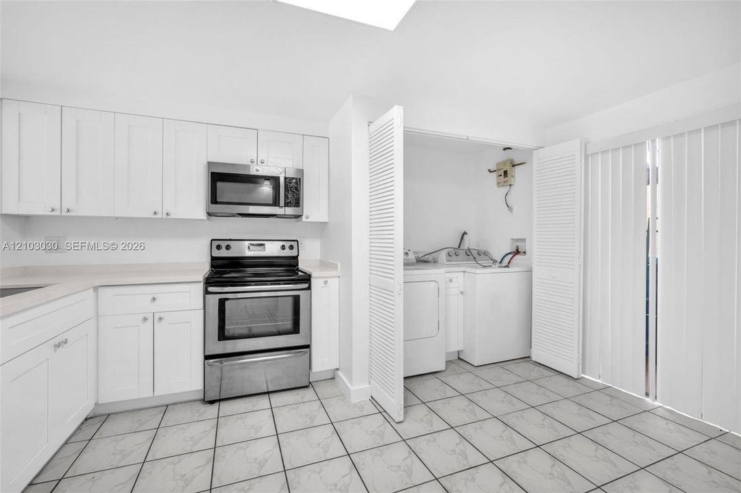 For Rent: $2,500 (3 beds, 2 baths, 1512 Square Feet)