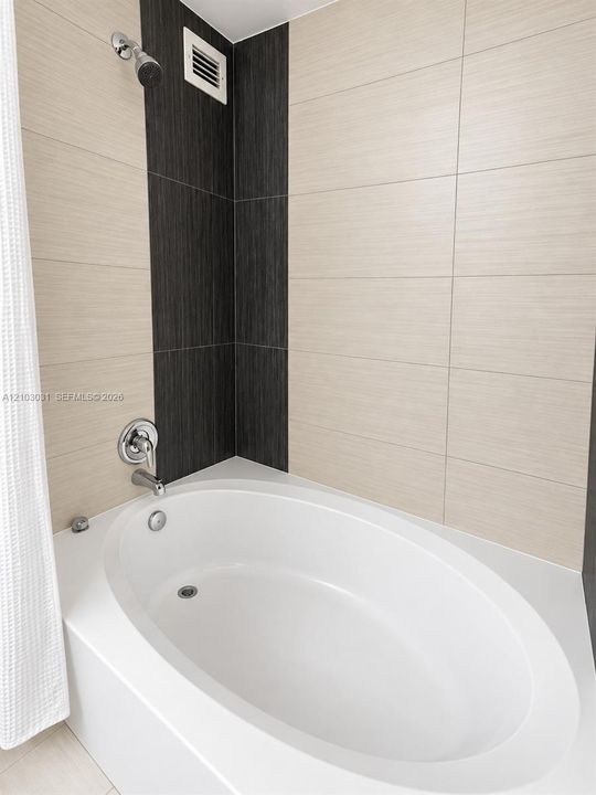 En Venta: $248,500 (1 camas, 1 baños, 1075 Pies cuadrados)