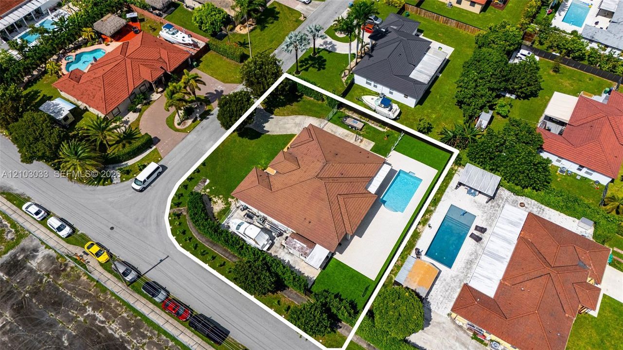 На продажу: $950,000 (5 спален, 3 ванн, 2686 Квадратных фут)