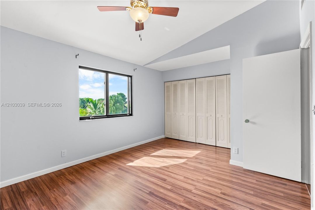 For Sale: $350,000 (2 beds, 2 baths, 1332 Square Feet)