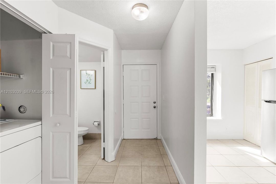 For Sale: $350,000 (2 beds, 2 baths, 1332 Square Feet)
