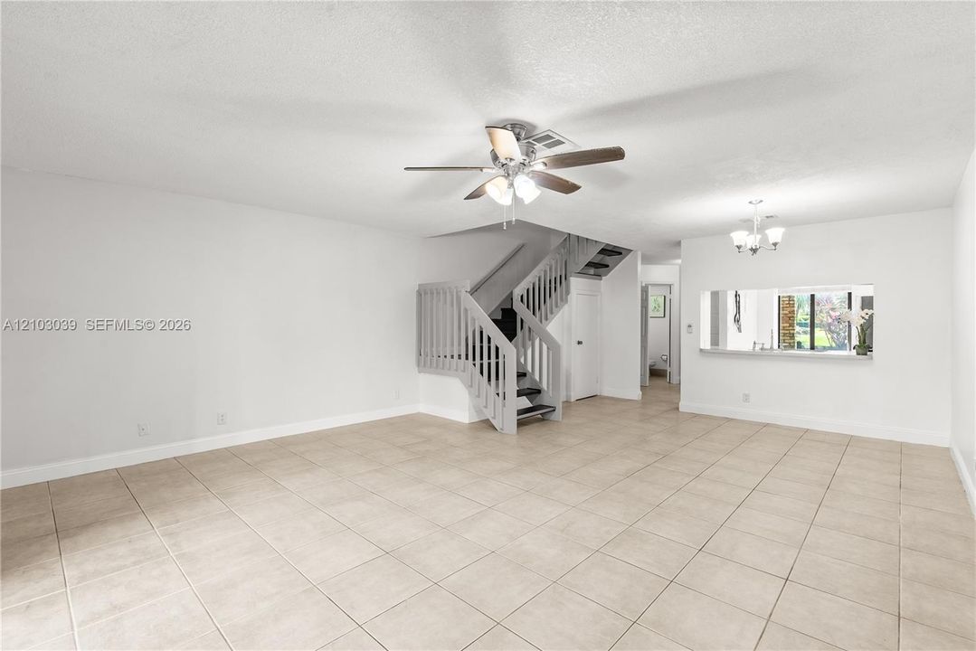 For Sale: $350,000 (2 beds, 2 baths, 1332 Square Feet)