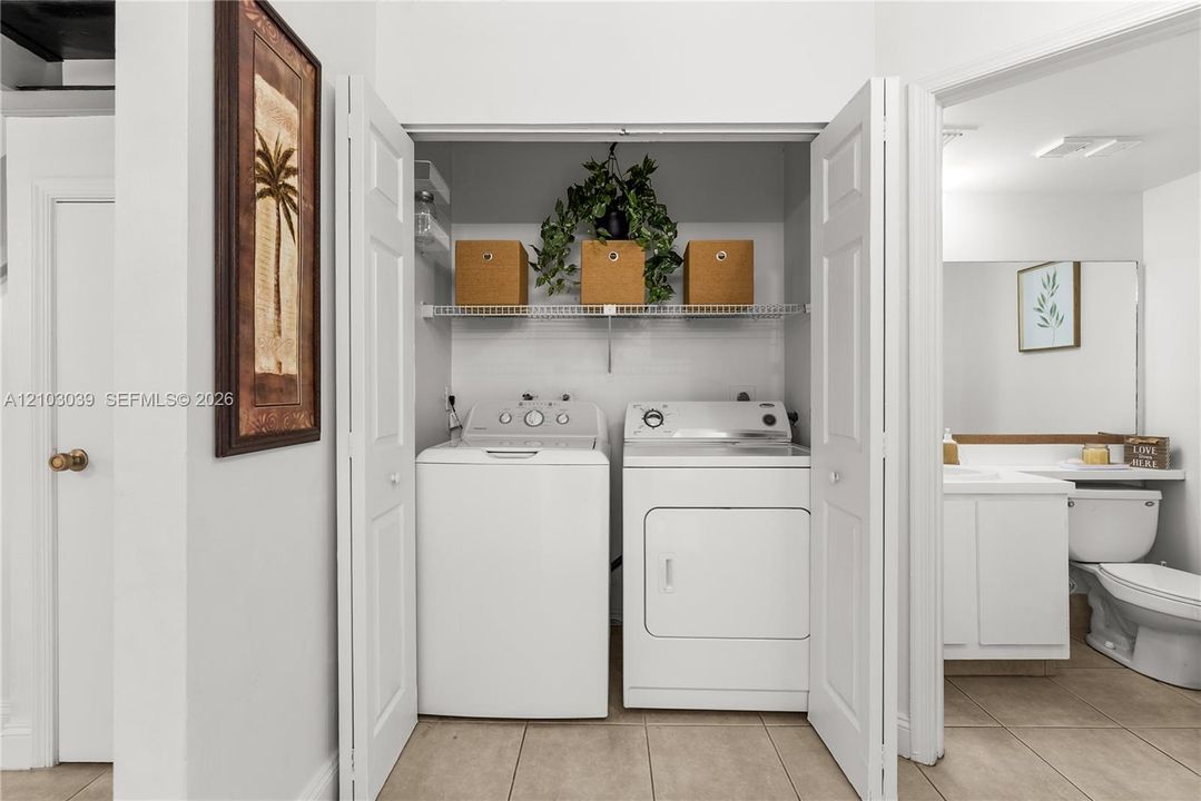 For Sale: $350,000 (2 beds, 2 baths, 1332 Square Feet)