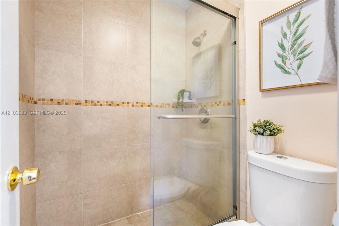 For Sale: $350,000 (2 beds, 2 baths, 1332 Square Feet)