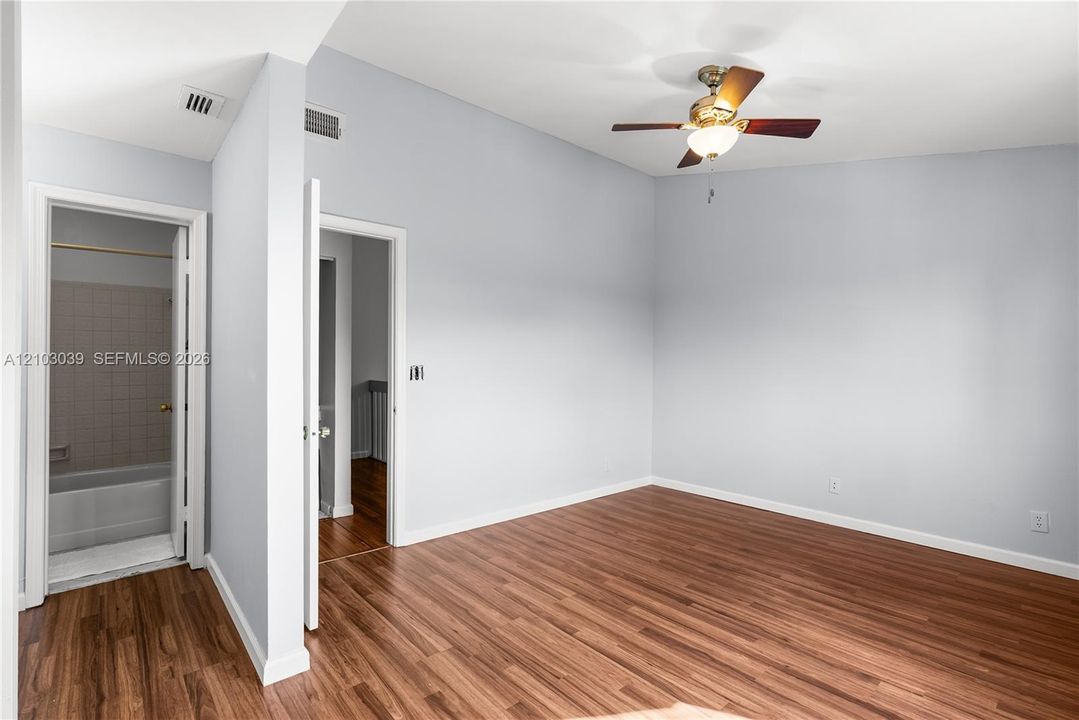 For Sale: $350,000 (2 beds, 2 baths, 1332 Square Feet)
