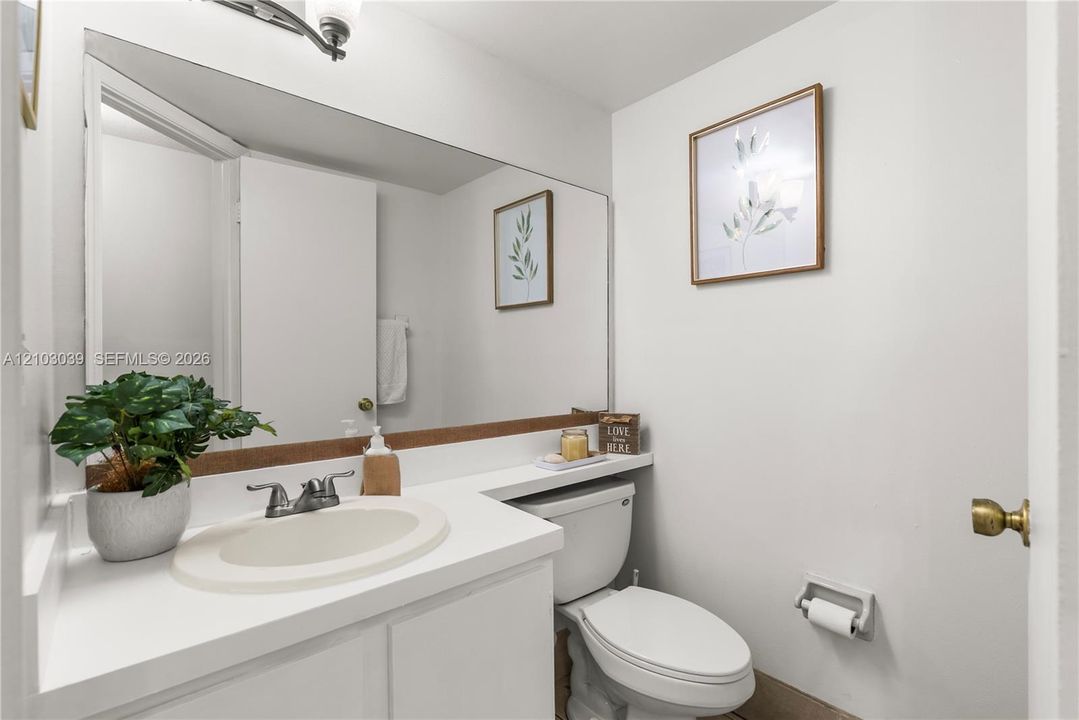For Sale: $350,000 (2 beds, 2 baths, 1332 Square Feet)