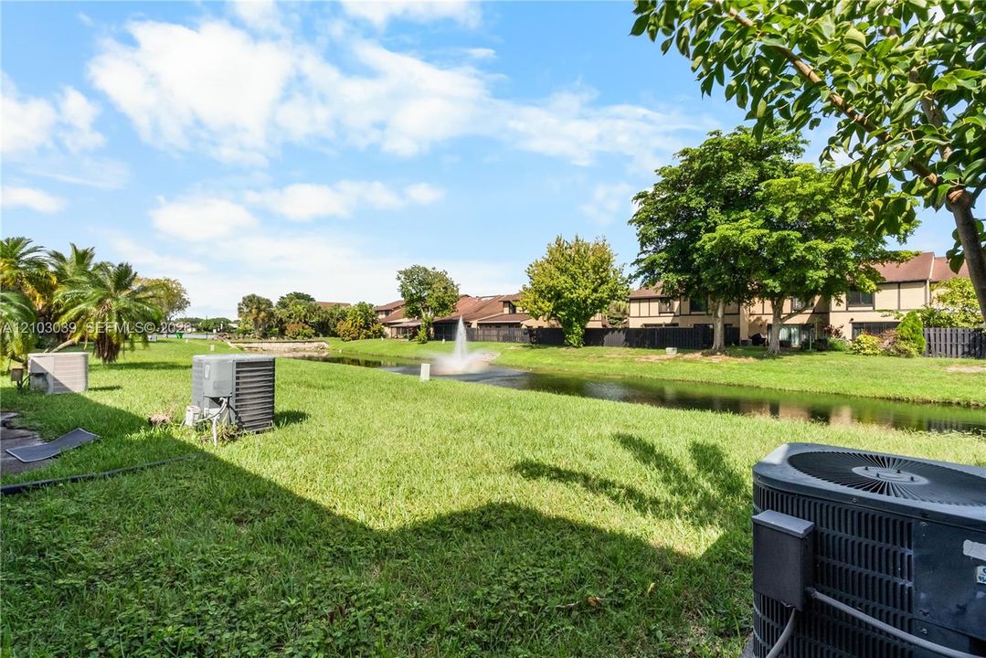 For Sale: $350,000 (2 beds, 2 baths, 1332 Square Feet)
