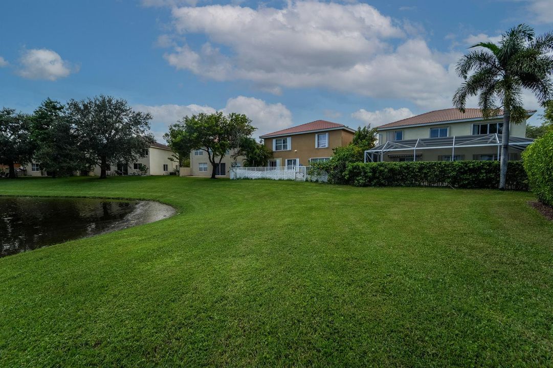 672 Gazetta Way-12