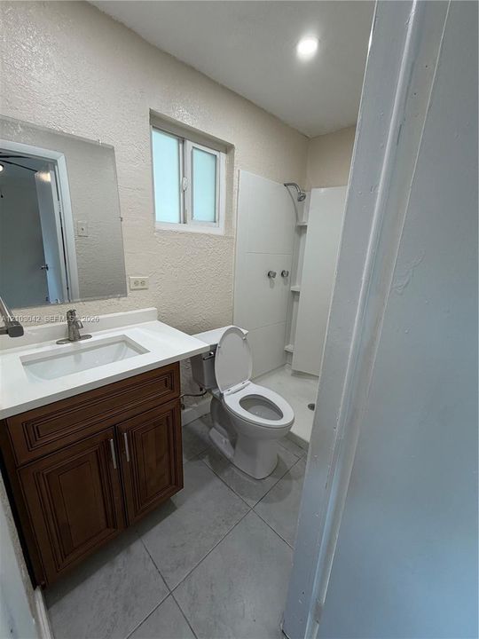 В аренду: $1,300 (1 спален, 1 ванн, 1756 Квадратных фут)
