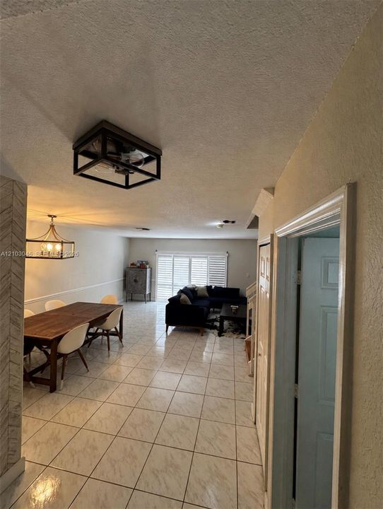 For Rent: $3,500 (2 beds, 2 baths, 1356 Square Feet)
