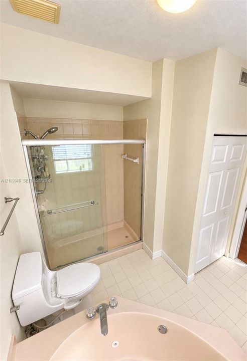 For Rent: $3,500 (2 beds, 2 baths, 1356 Square Feet)