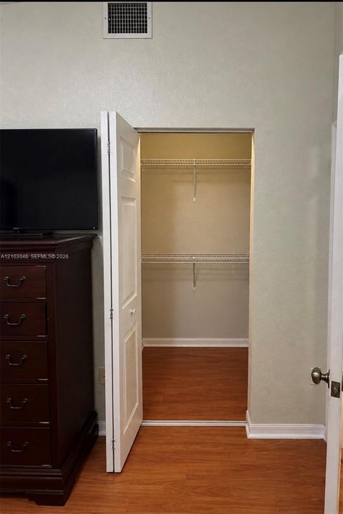 For Rent: $3,500 (2 beds, 2 baths, 1356 Square Feet)