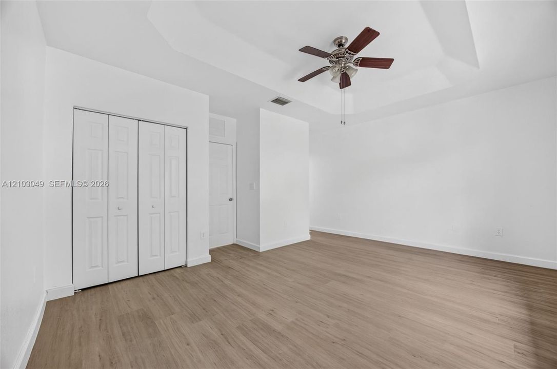 For Sale: $245,000 (2 beds, 2 baths, 1069 Square Feet)
