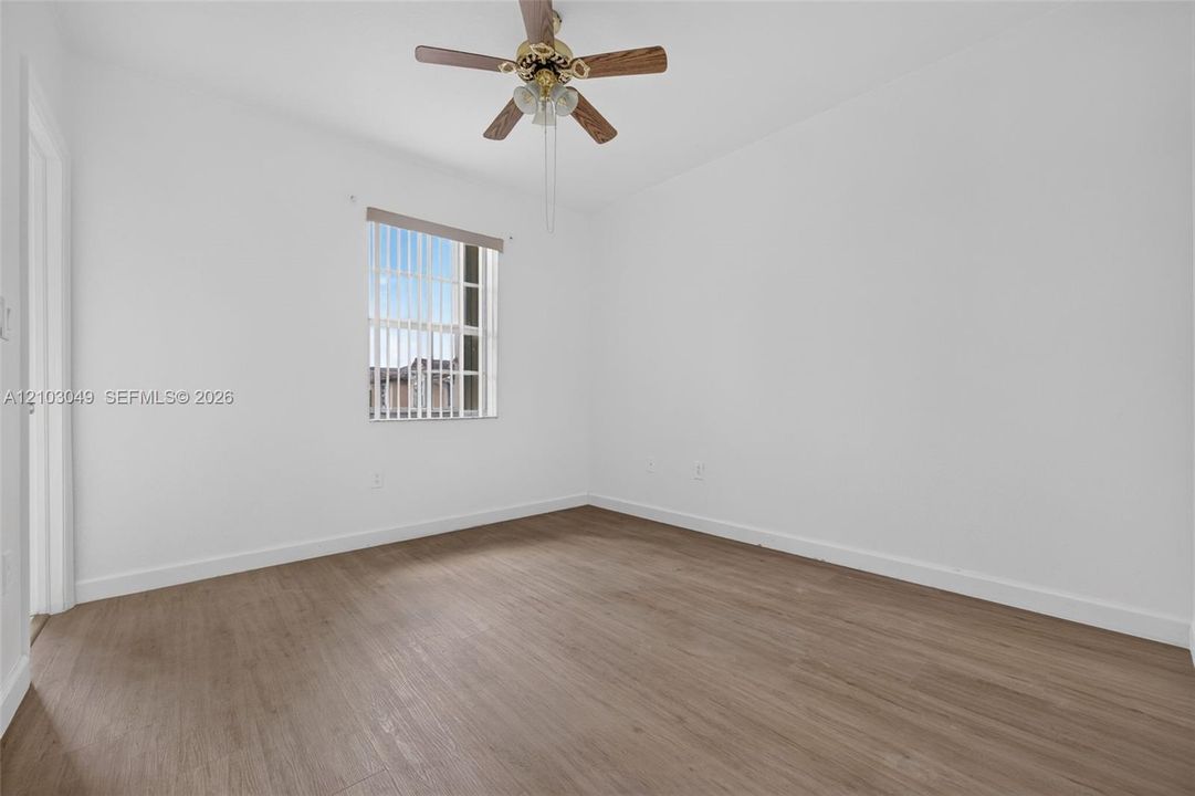 For Sale: $245,000 (2 beds, 2 baths, 1069 Square Feet)