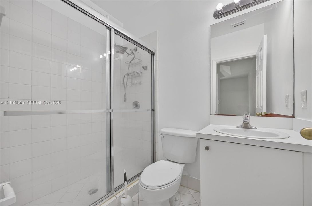 For Sale: $245,000 (2 beds, 2 baths, 1069 Square Feet)