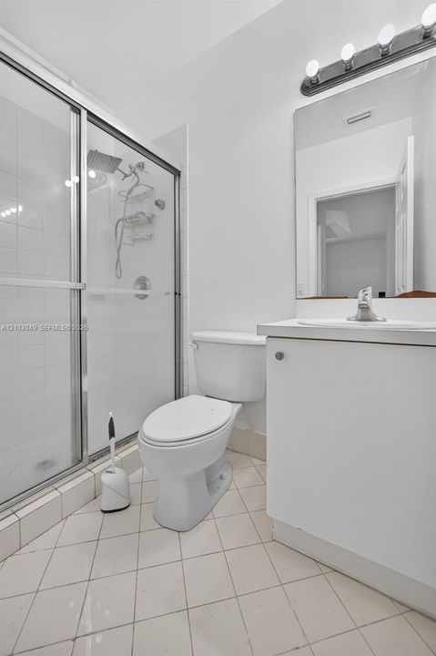 For Sale: $245,000 (2 beds, 2 baths, 1069 Square Feet)