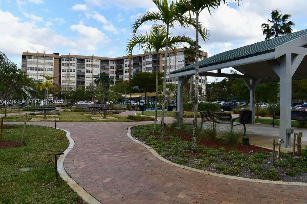 En Renta: $2,400 (3 camas, 2 baños, 1310 Pies cuadrados)