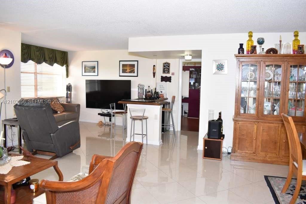 En Renta: $2,400 (3 camas, 2 baños, 1310 Pies cuadrados)