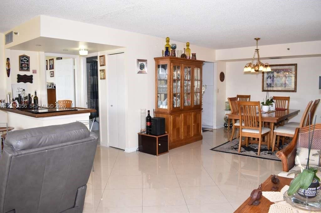 En Renta: $2,400 (3 camas, 2 baños, 1310 Pies cuadrados)
