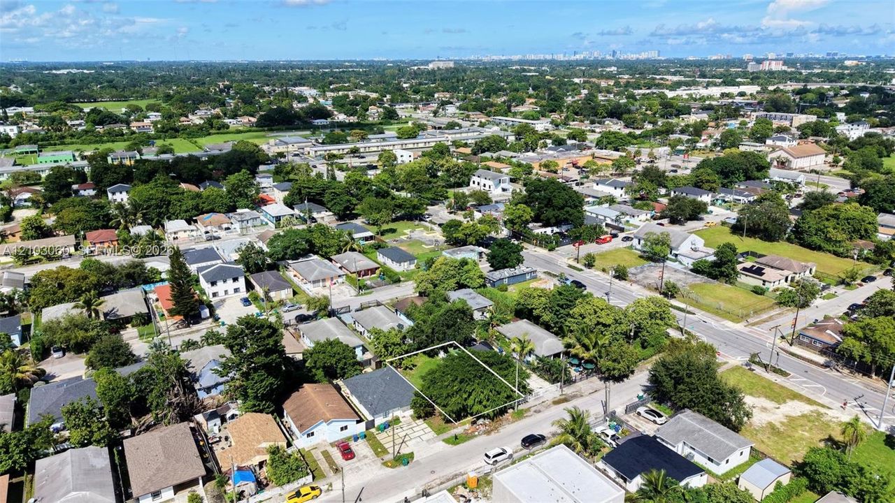 En Venta: $250,000 (0.08 acres)