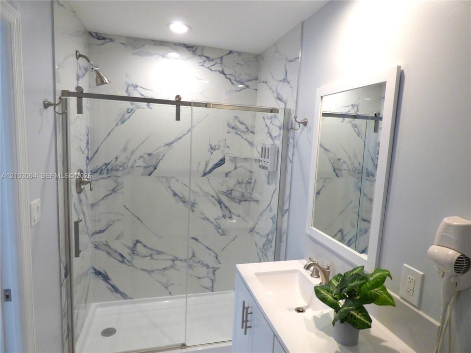 For Rent: $1,050 (0 beds, 1 baths, 228 Square Feet)