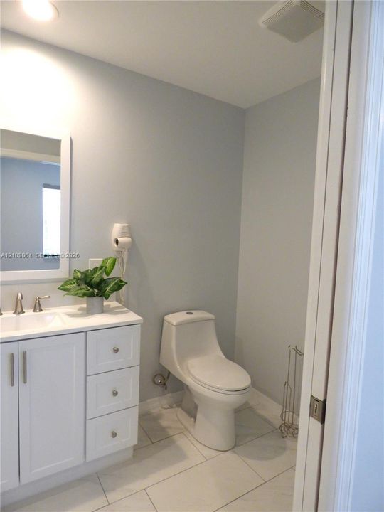 For Rent: $1,050 (0 beds, 1 baths, 228 Square Feet)