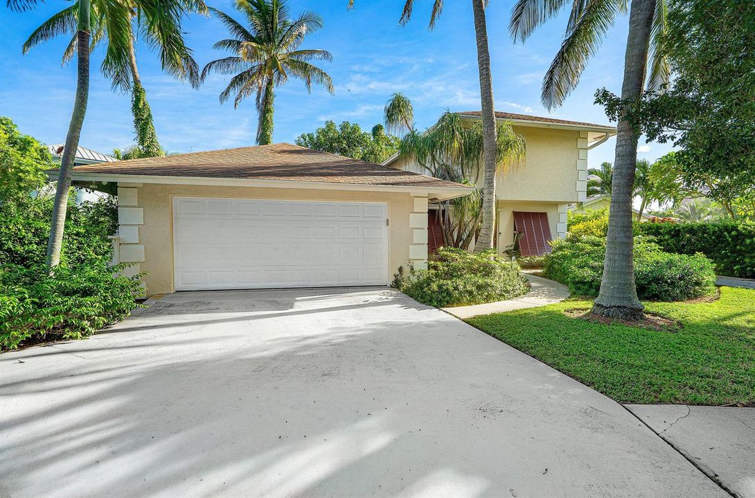 003-491NeptuneRoad-JunoBeach-FL-33408-SM