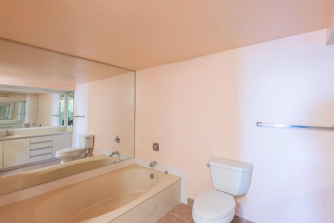 © Clark- 2480 Presidential Way 903-023