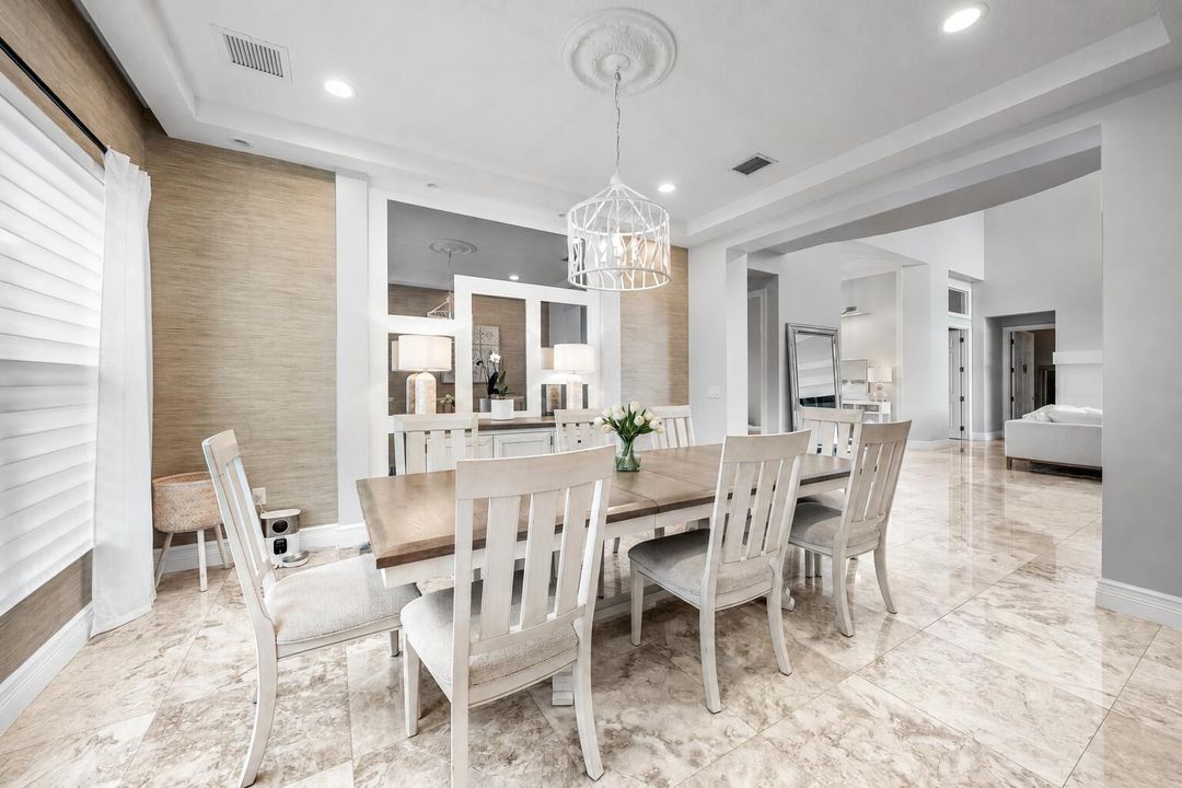Formal Dining