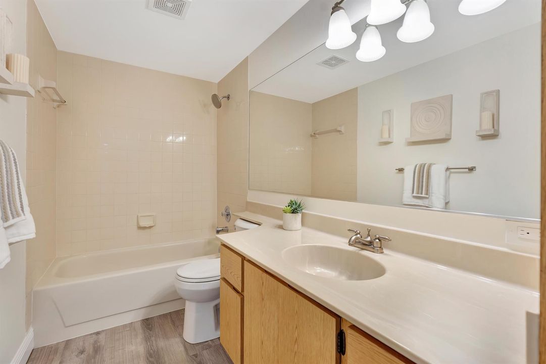 Ensuite Guest Bedroom Bath