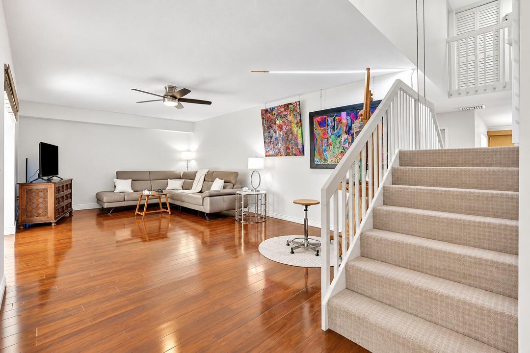 Full view Living Room