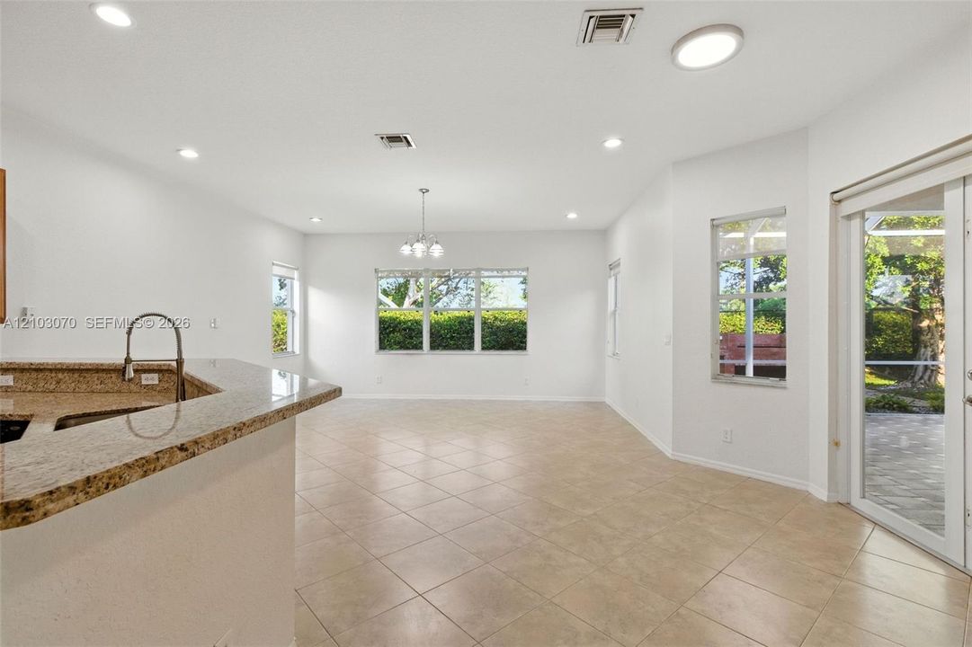 For Sale: $885,000 (4 beds, 3 baths, 2476 Square Feet)