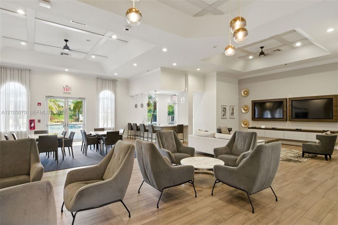 For Sale: $885,000 (4 beds, 3 baths, 2476 Square Feet)