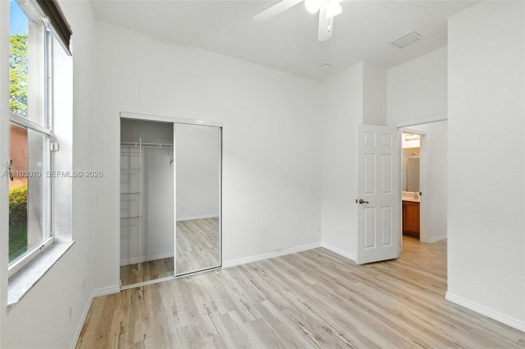 For Sale: $885,000 (4 beds, 3 baths, 2476 Square Feet)