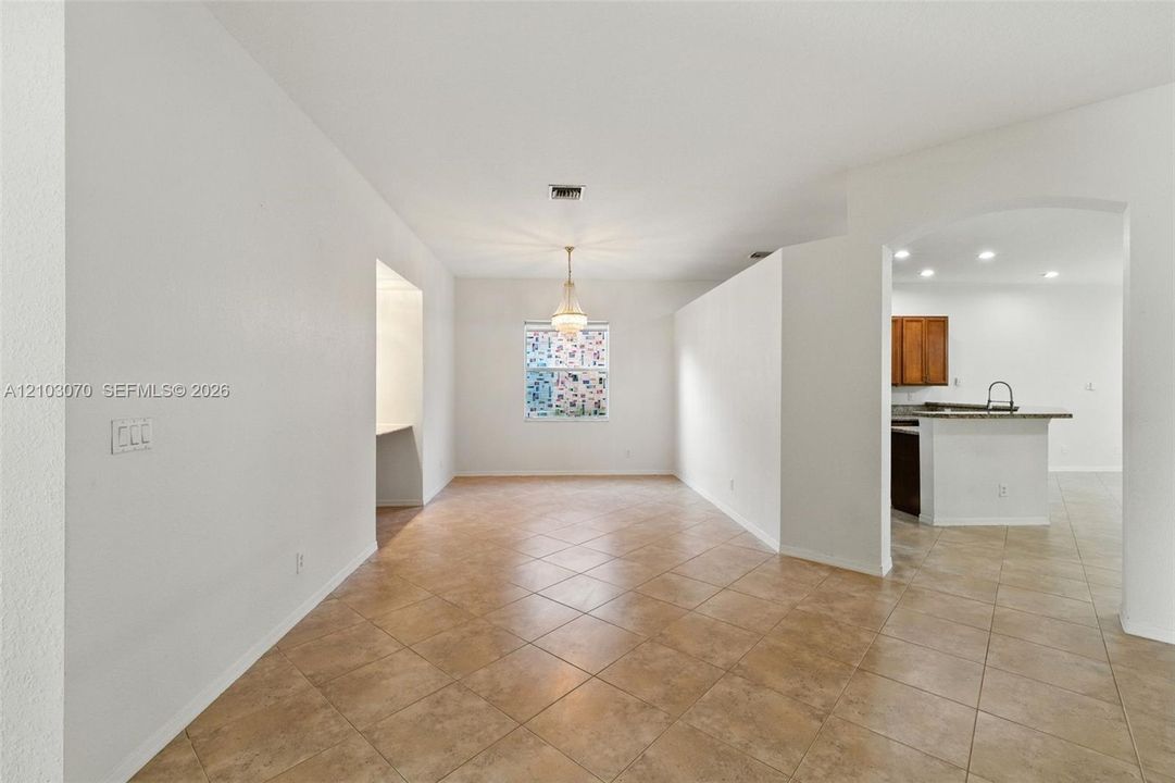 For Sale: $885,000 (4 beds, 3 baths, 2476 Square Feet)