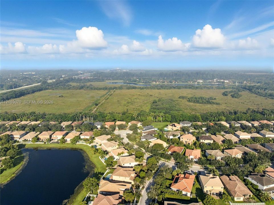For Sale: $885,000 (4 beds, 3 baths, 2476 Square Feet)