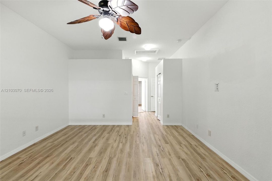 For Sale: $885,000 (4 beds, 3 baths, 2476 Square Feet)