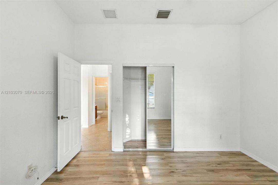 For Sale: $885,000 (4 beds, 3 baths, 2476 Square Feet)