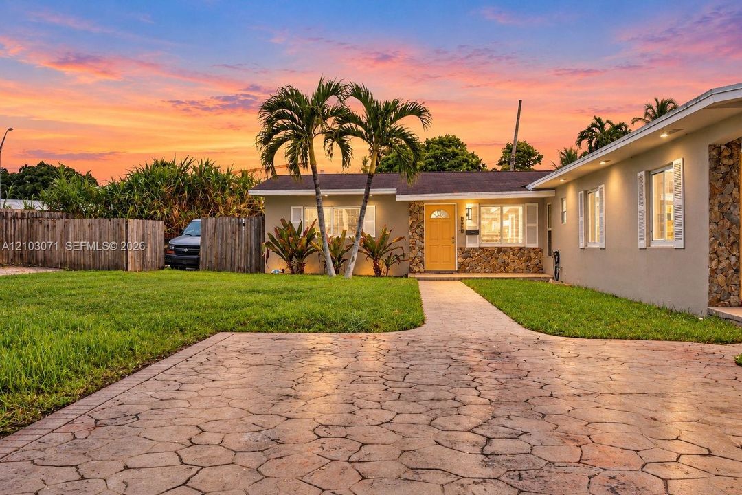 For Sale: $675,000 (0 beds, 0 baths, 2318 Square Feet)