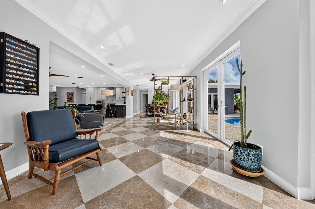 023-067-Sun Room-4000x2662