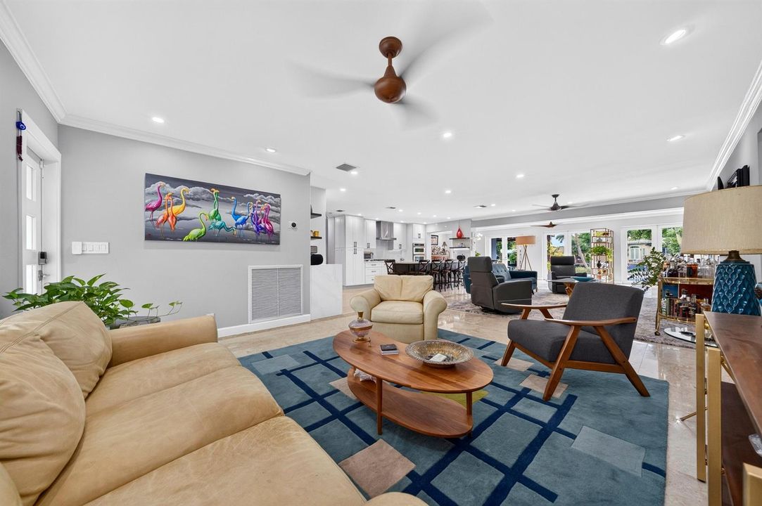 007-027-Living Room-4000x2662