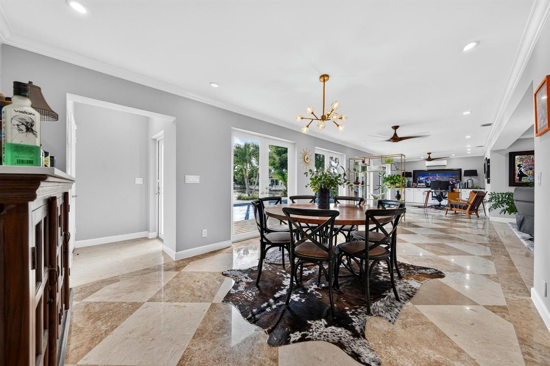 020-037-Dining Room-4000x2666