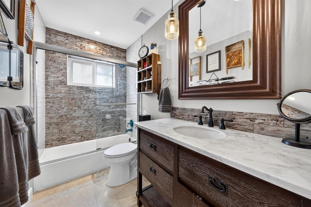 058-025-bathroom-4000x2668