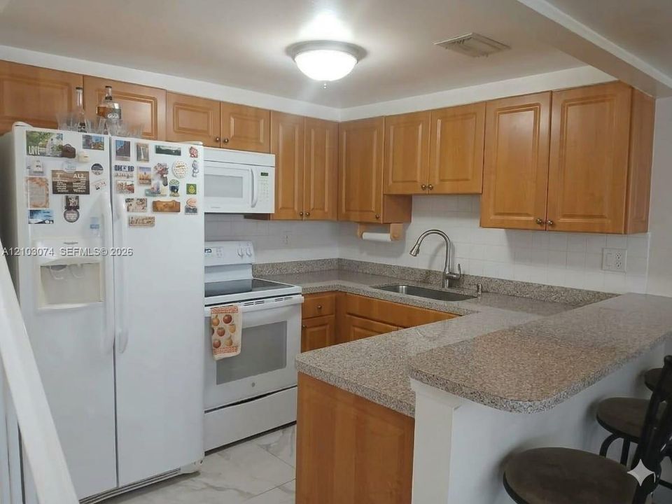 На продажу: $379,500 (3 спален, 3 ванн, 1232 Квадратных фут)