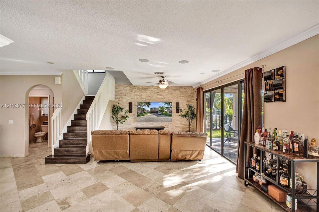 For Sale: $899,000 (5 beds, 2 baths, 2769 Square Feet)