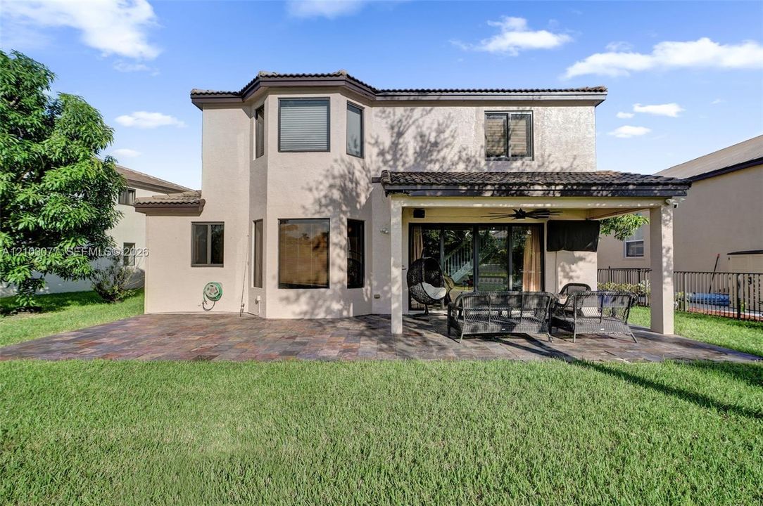 For Sale: $899,000 (5 beds, 2 baths, 2769 Square Feet)